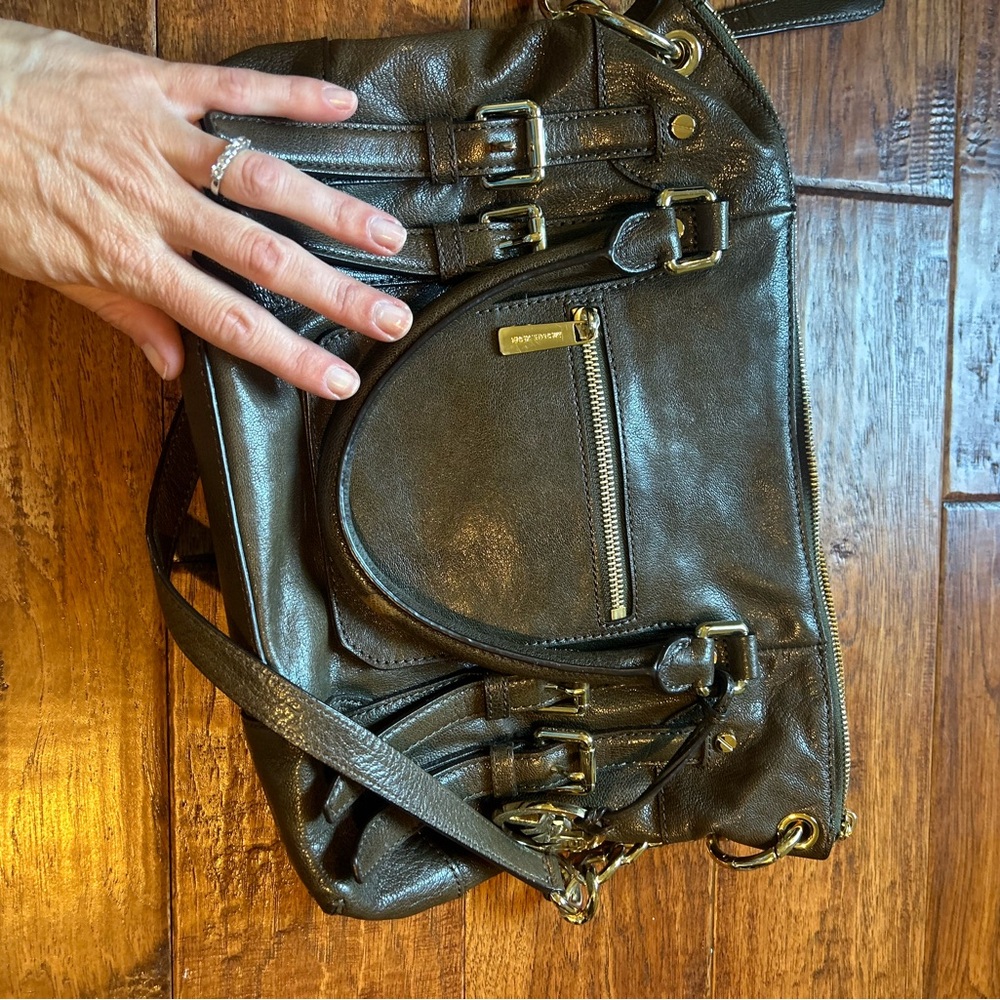 Michael Kors Olive Leather Shoulder Satchel with Gold Hardware - Picture 6 of 8